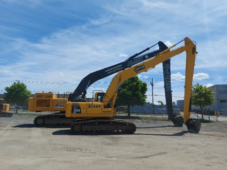 Excavator PC 200 Long Reach